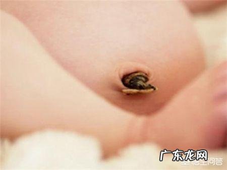 新生儿皮肤护理:胎垢、脱皮、腌脖子、肚脐腋下护理都有哪些?