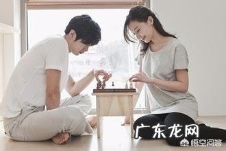 如何跟妹子聊天的时候寻找话题呢?