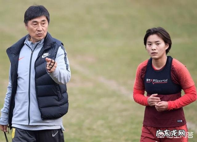 迫于外界压力,下一场中国女足比赛,会不会让王霜首发?