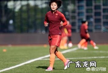 迫于外界压力,下一场中国女足比赛,会不会让王霜首发?