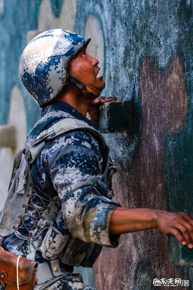 想当特种兵需要什么样的条件?