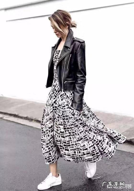 秋天有哪些时尚好看的长袖连衣裙？要怎么搭配呢？