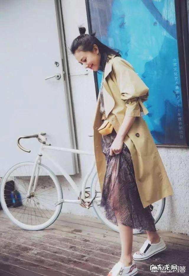 秋天有哪些时尚好看的长袖连衣裙？要怎么搭配呢？