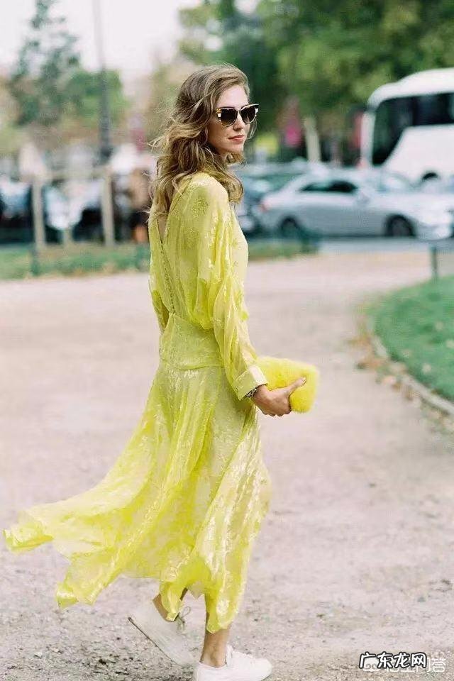 秋天有哪些时尚好看的长袖连衣裙？要怎么搭配呢？