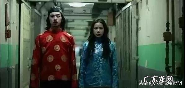 你小时候看过最恐怖的电影叫什么名字?就是看了以后钻被窝里蒙住头出了一身汗?