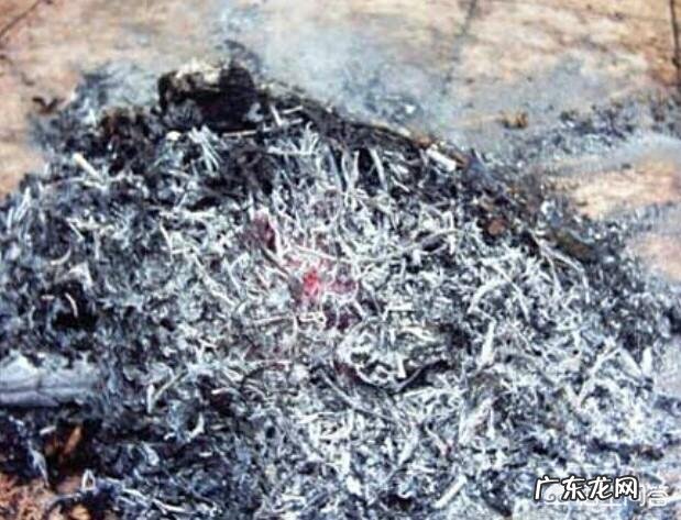 农村里常见的草木灰,合适用在哪些农作物上?有什么作用?