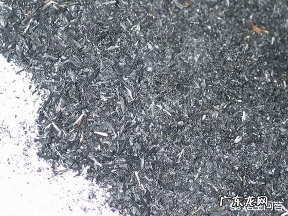 农村里常见的草木灰,合适用在哪些农作物上?有什么作用?