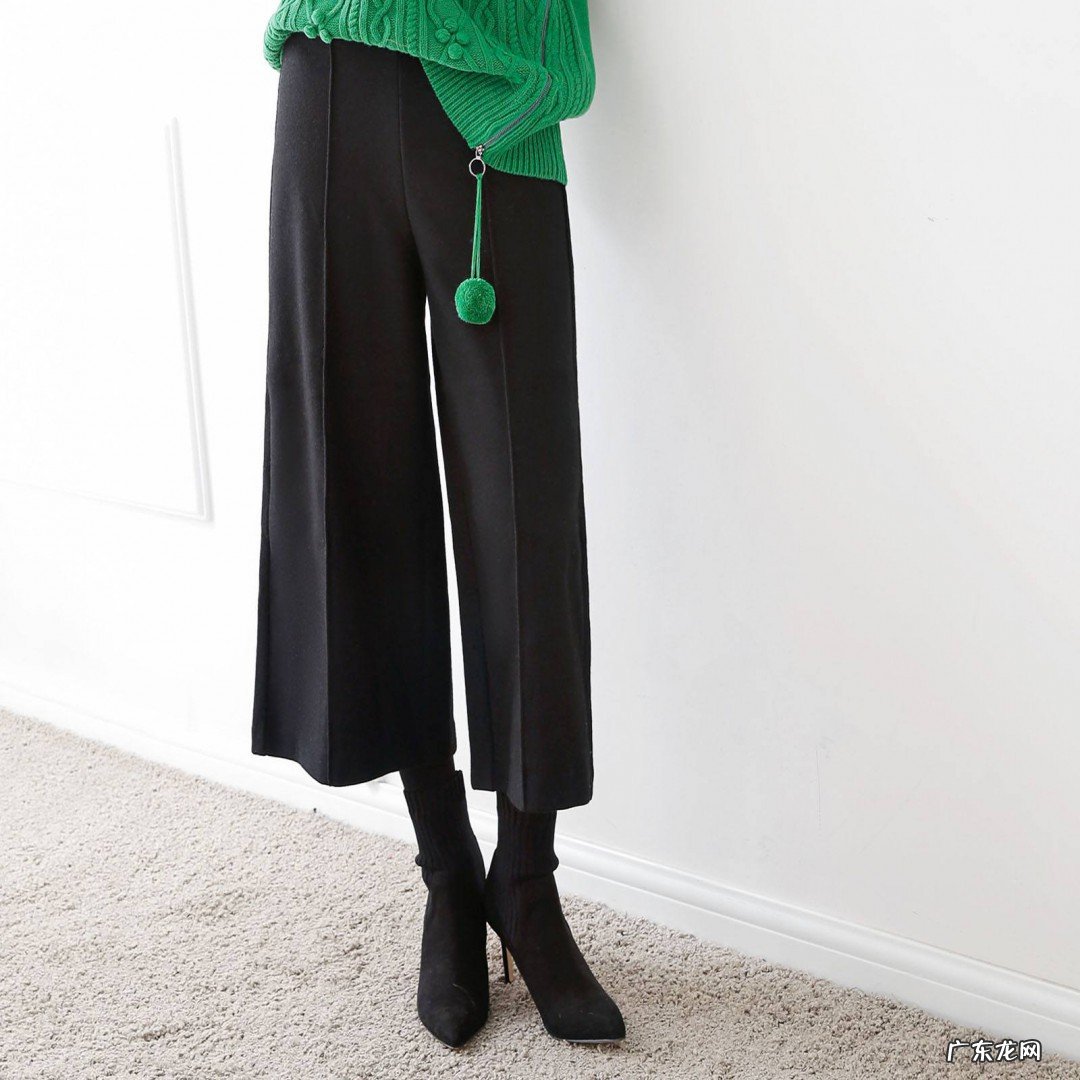 灰裤子阔腿裤穿搭技巧