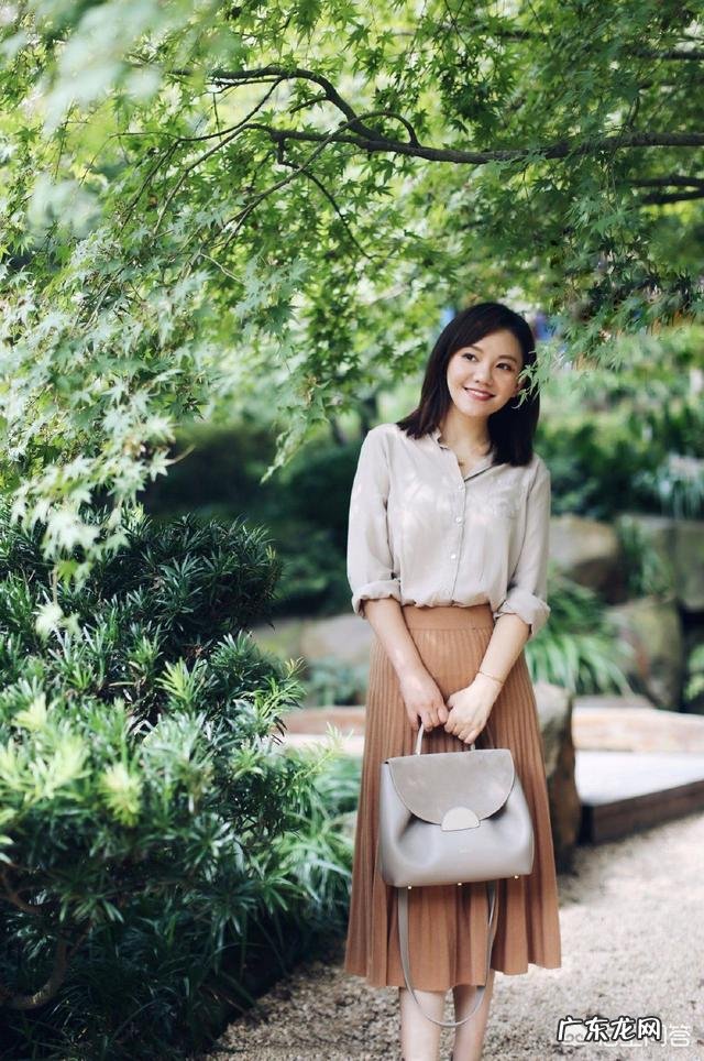 香槟色好看吗?秋天应该怎么搭配香槟色的衣服?