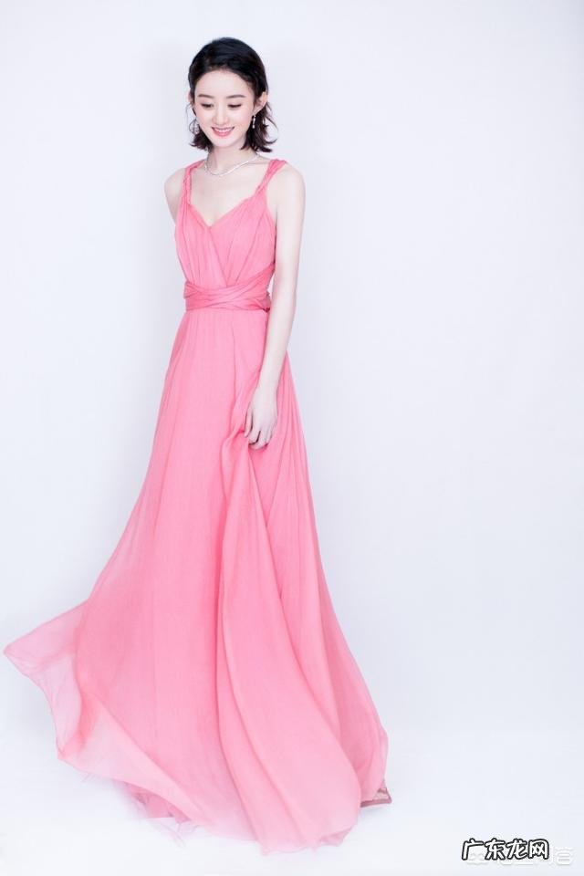 赵丽颖穿十万长裙压轴出场，到底颖宝适合哪种风格的搭配？