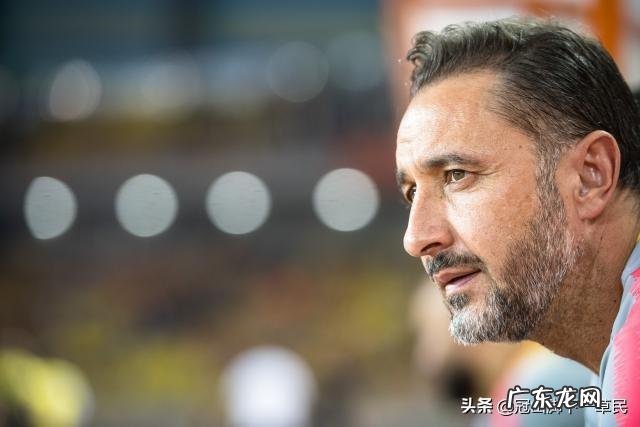 中超第二十轮武汉卓尔主场和上港打平,李铁都做了什么?