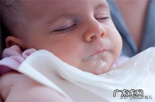 怎么防止宝宝溢奶?宝宝溢奶后如何护理?