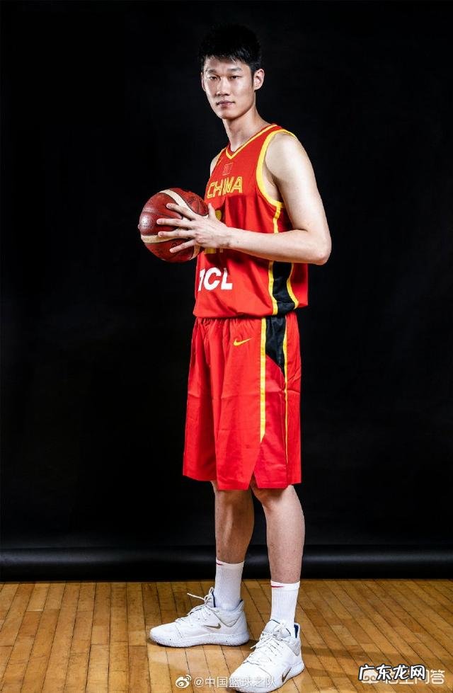 8月6日中国男篮官方宣布吴前、陈林坚、胡金秋离队,任骏飞归队,你怎么看?