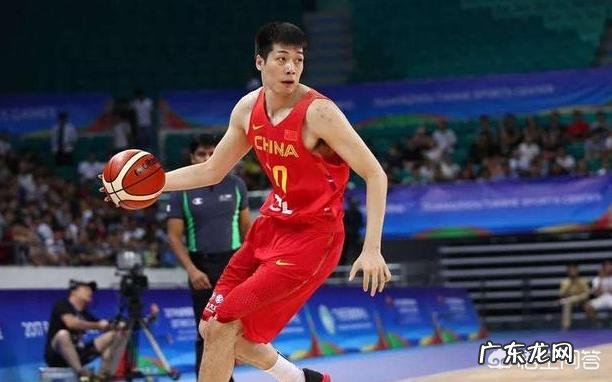 8月6日中国男篮官方宣布吴前、陈林坚、胡金秋离队,任骏飞归队,你怎么看?