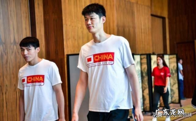 8月6日中国男篮官方宣布吴前、陈林坚、胡金秋离队,任骏飞归队,你怎么看?