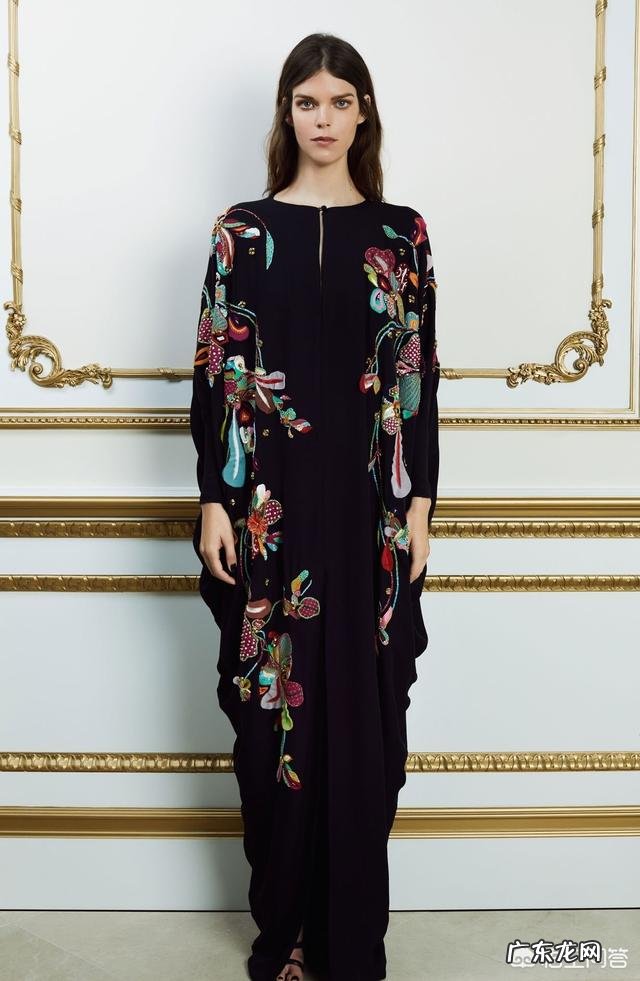 夏天怎么挑连衣裙可以让自己在人群中更出彩？