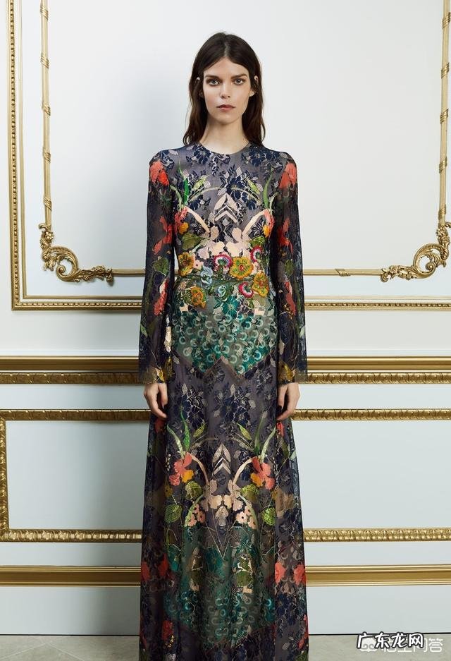 夏天怎么挑连衣裙可以让自己在人群中更出彩？