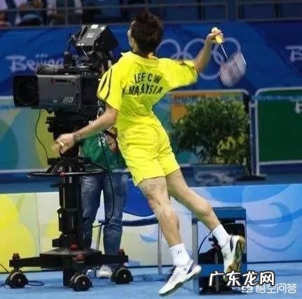 如何提高羽毛球技术呢？