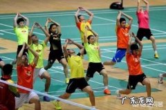 如何提高羽毛球技术呢？