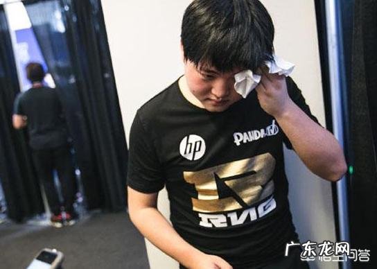 有人说Uzi要退役了,为什么?他不是打的好好的吗?