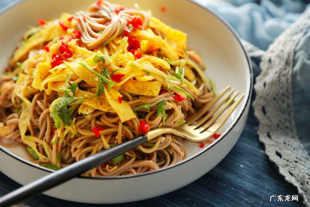 凉拌干面怎么做