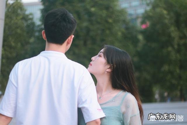 女人对男人心动时,都会有什么表现?