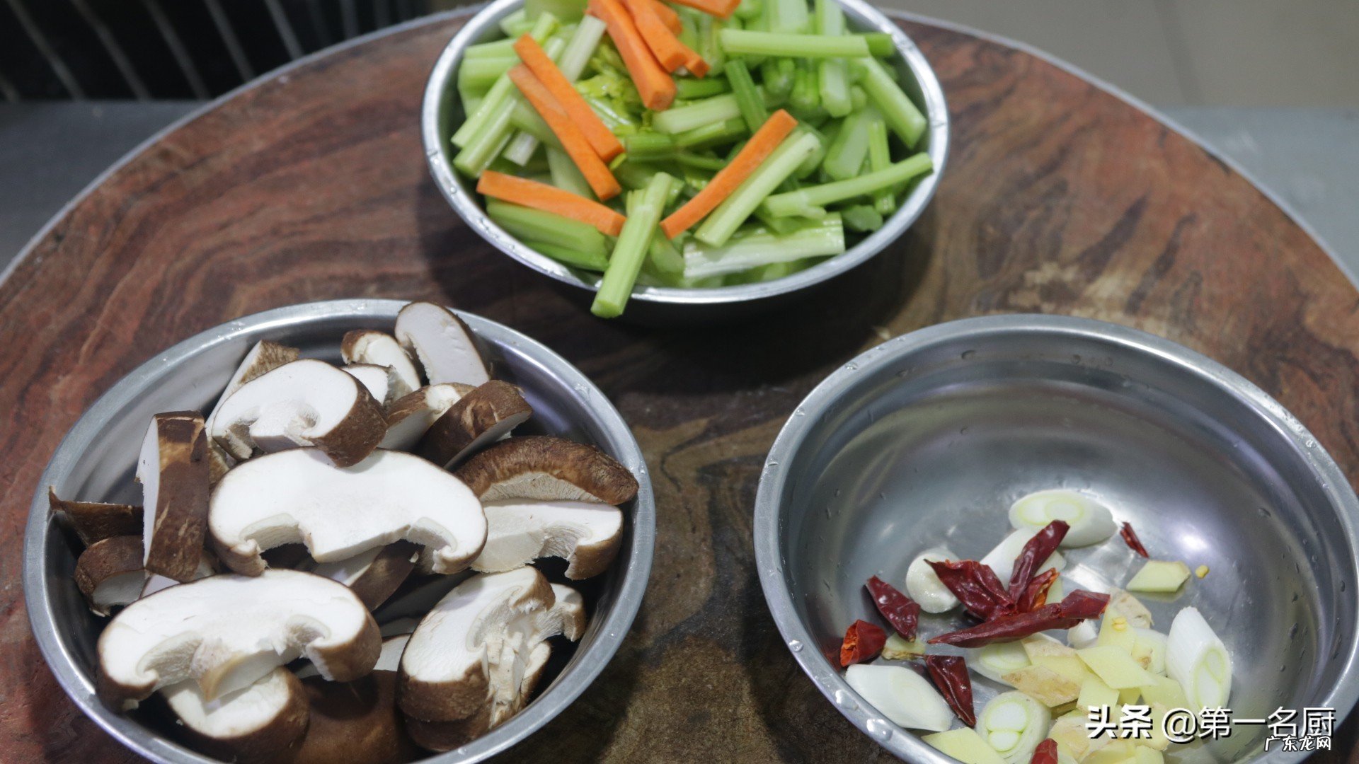 道最拿手的家常菜有荤有素营养又好吃学会待客不用愁 家常菜大全菜名