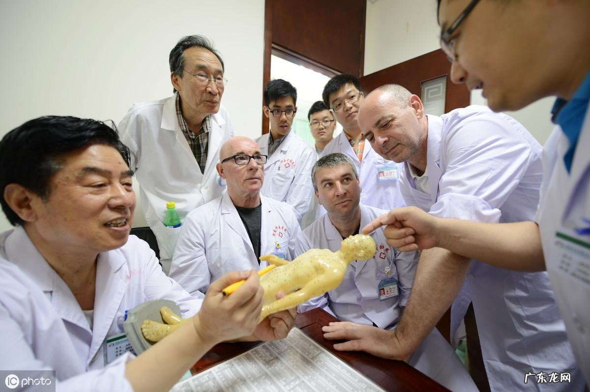 眉毛上长一块黑斑是什么原因 眉毛突然长出黑斑风水