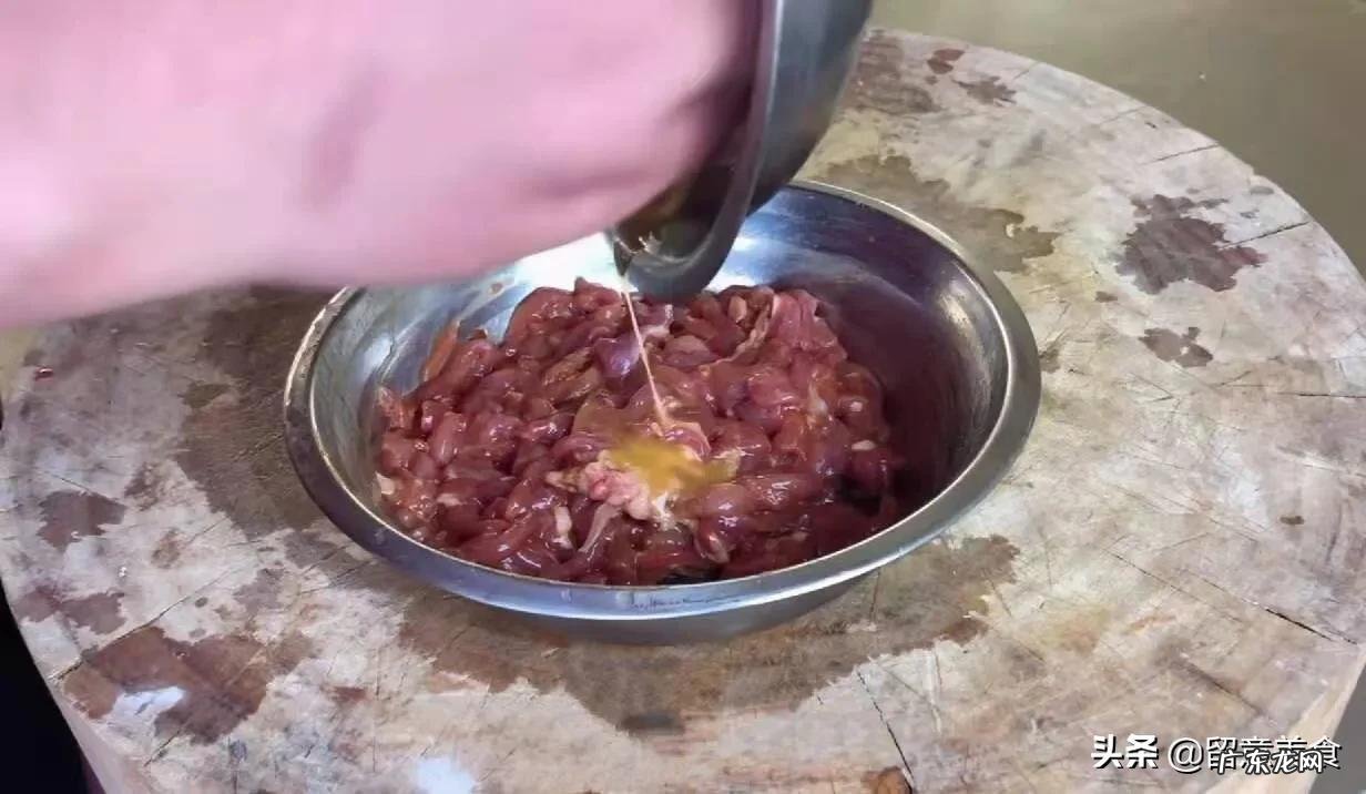 厨师长教你鱼香肉丝的家常做法步骤详细酸甜微辣下酒又下饭 鱼香肉丝的做法步骤