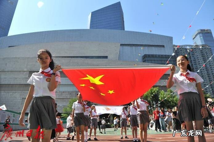 一言中的|读懂54句名师名言①:生活如水,教育如生活 教师格言简短一句话