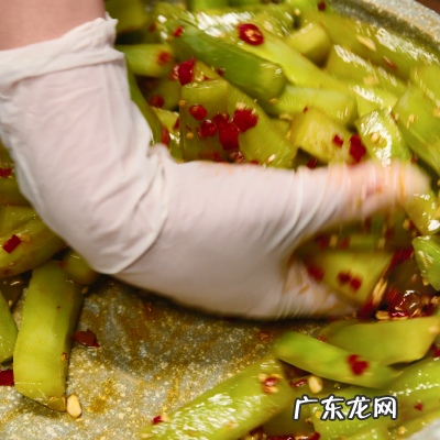 凉拌莴笋条清爽脆嫩很开胃 凉拌莴笋的做法窍门