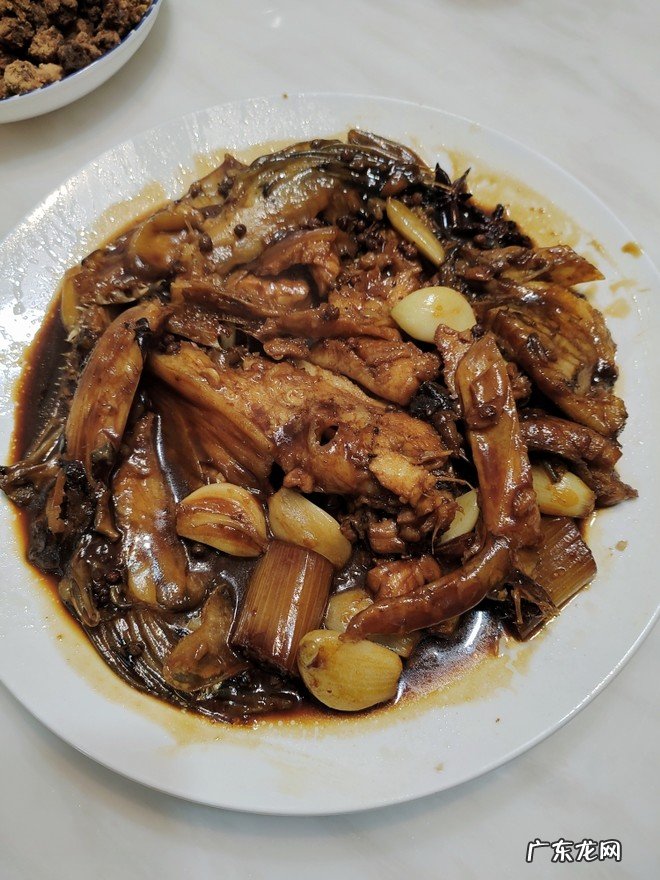 鱼头的种特色美味做法鲜香下饭美味多汁吃一口就停不下来 鱼头的做法和步骤