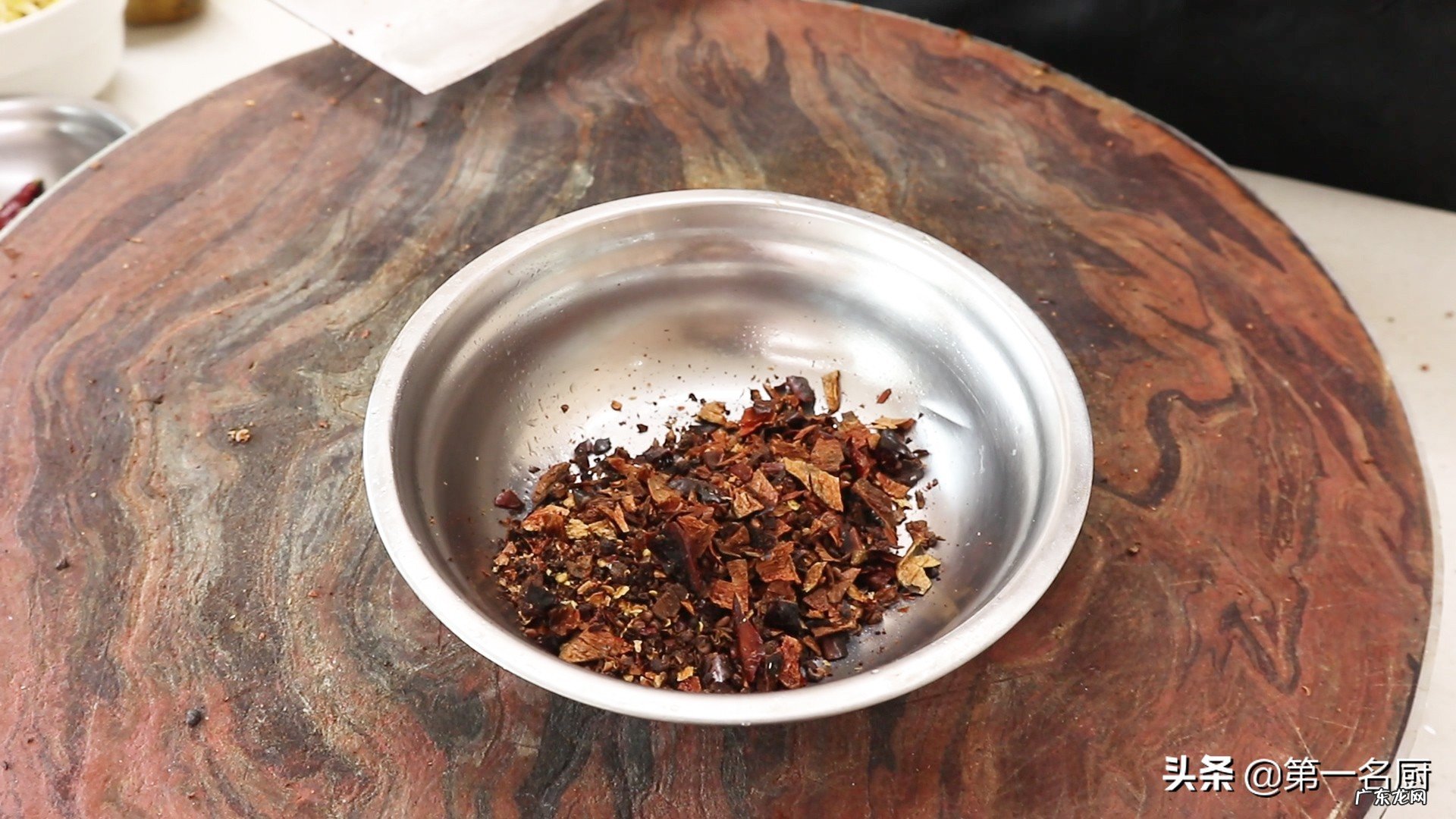 水煮肉片怎样做才好吃大厨详细讲解小技巧不等看完就饿了 水煮肉片的家常做法步骤