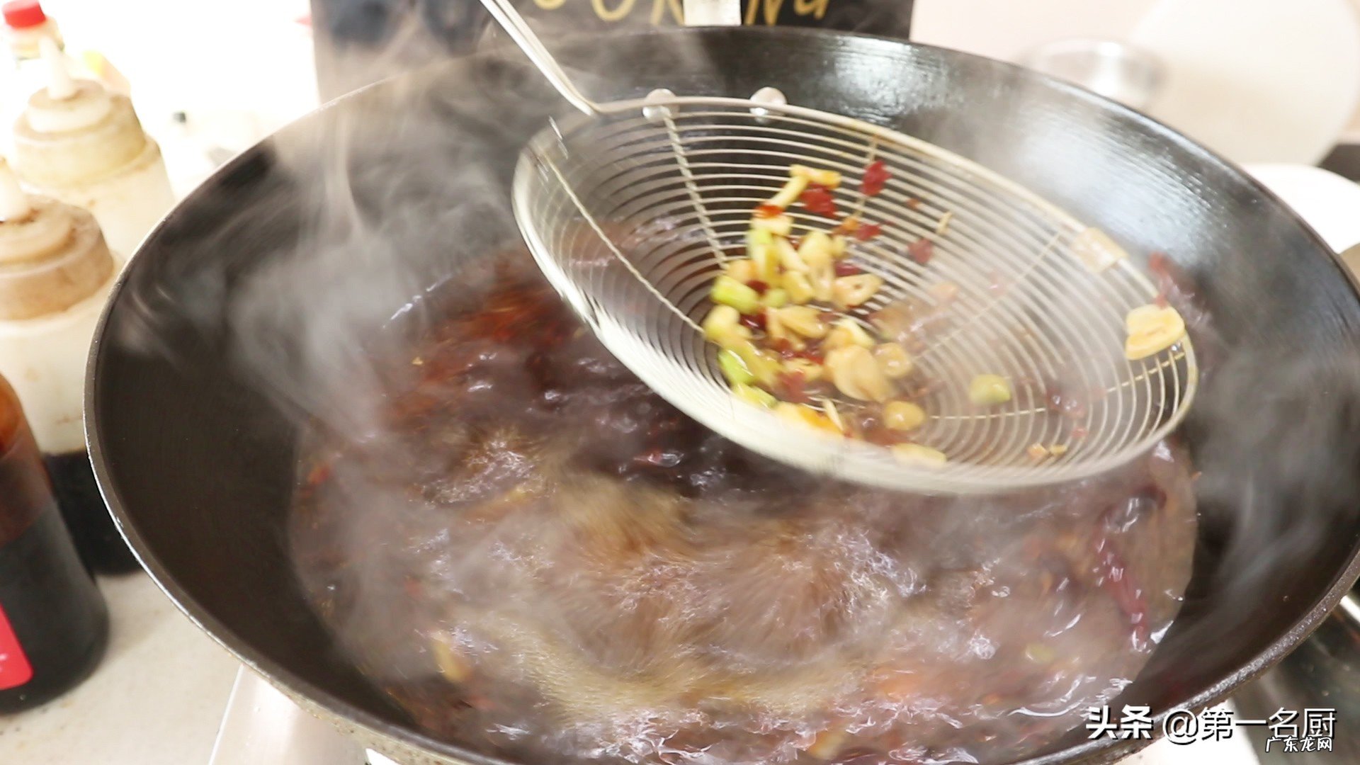 水煮肉片怎样做才好吃大厨详细讲解小技巧不等看完就饿了 水煮肉片的家常做法步骤