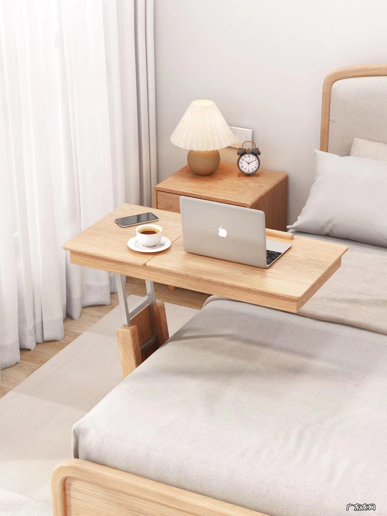 床头旁边可以放桌子吗 床头放个桌子好吗