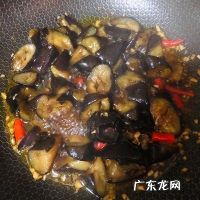 一分钟教会你红烧茄子这样做隔壁小孩都馋哭了 红烧茄子最简单的做法步骤