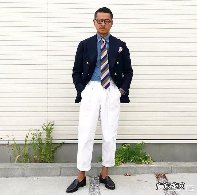 白色裤子搭配什么鞋子好呢?