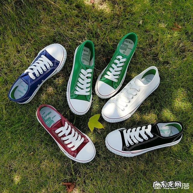 白色裤子搭配什么鞋子好呢?