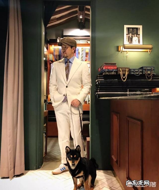 白色裤子搭配什么鞋子好呢?