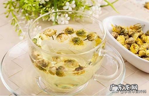 喝茶有益健康!长期喝茶的人,后来身体怎样了?上火喝蒲公英茶好还是菊花茶好?