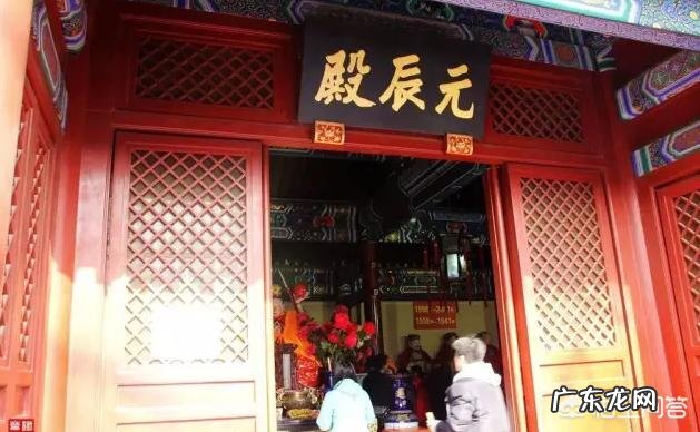 年终岁尾，一些所谓大师以犯太岁为由推销吉祥物，你认为靠谱吗？