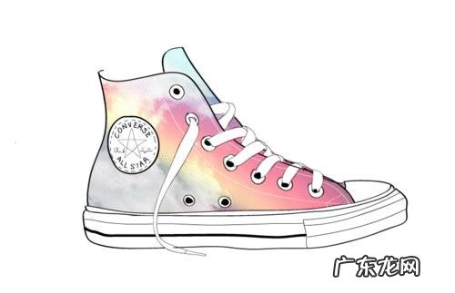 一双帆布鞋如何搭配出时尚的感觉?