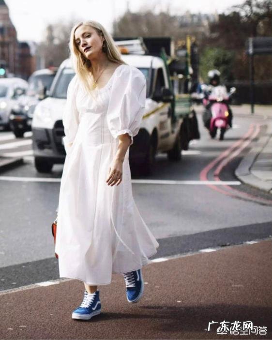 一双帆布鞋如何搭配出时尚的感觉?