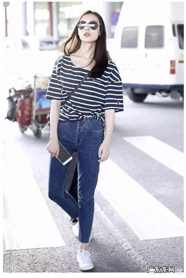 一双帆布鞋如何搭配出时尚的感觉?