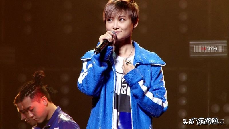 低调了年李宇春家庭背景曝光爸妈的身份让人不敢相信 李宇春个人资料简介及图片