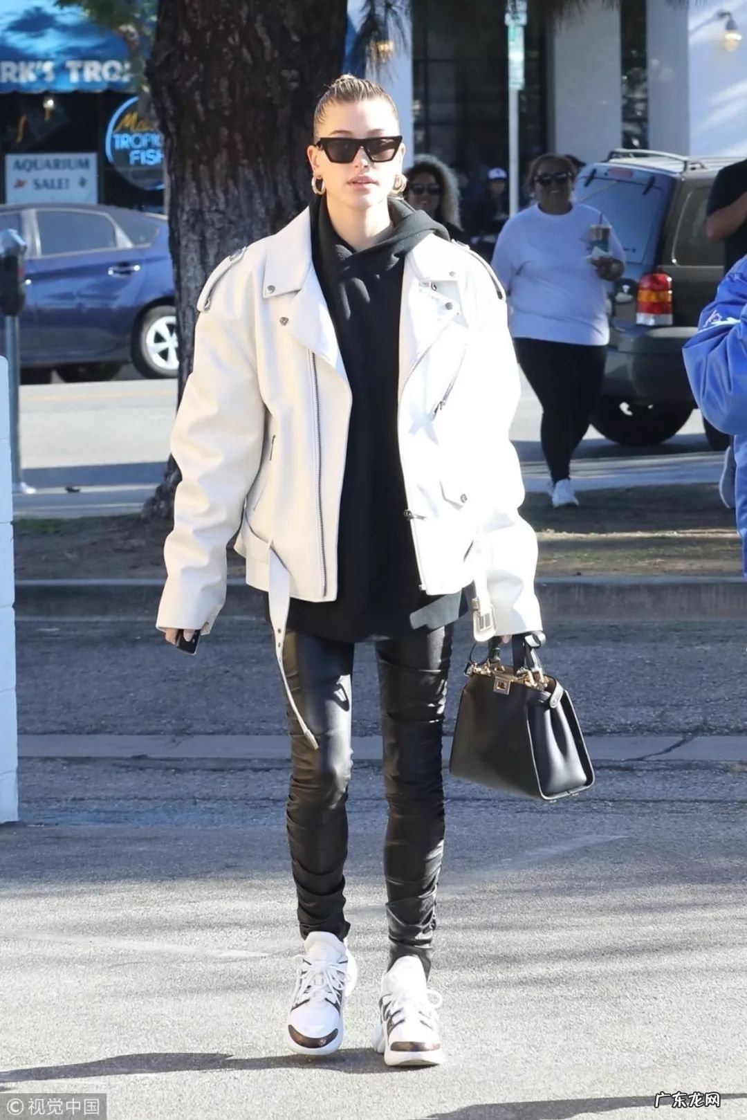 说了好几年的还能穿出点新意吗 什么意思中文