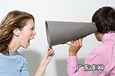 同事关系,男给女发黄色表情,女也不抗拒,男女分别是什么心态?