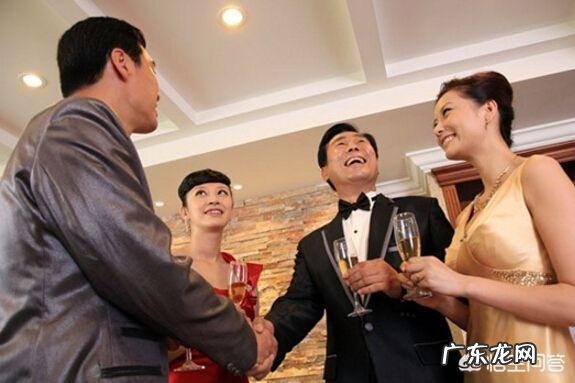 情侣、夫妻之间有哪些特别搞笑的事情？