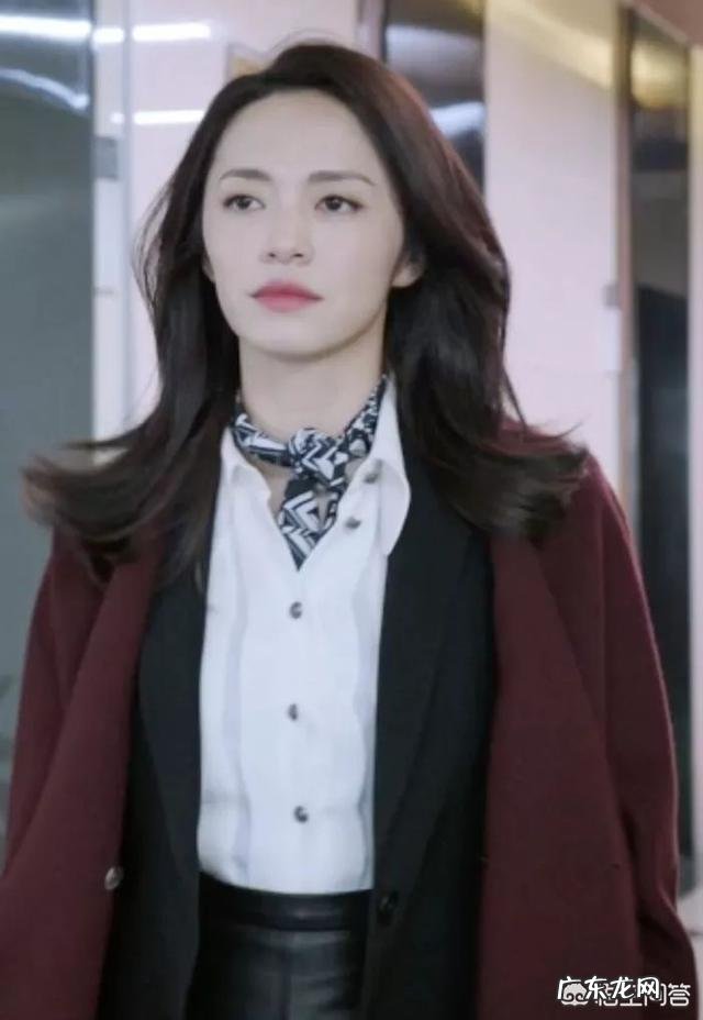 如何用一根丝巾“C位出道”？