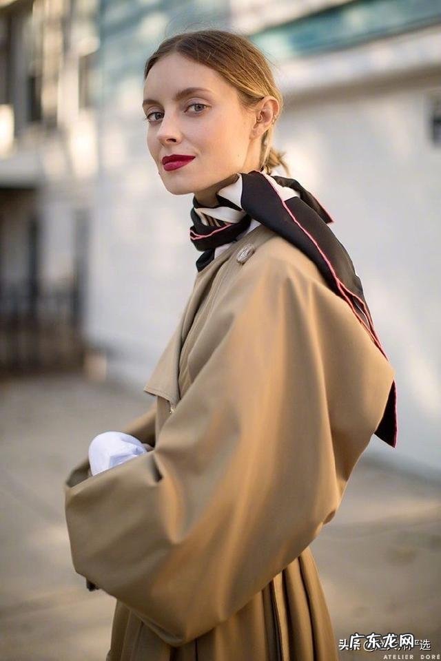 如何用一根丝巾“C位出道”?